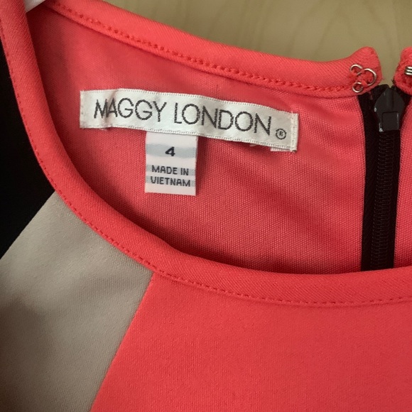 Dresses & Skirts - Maggy London Dress